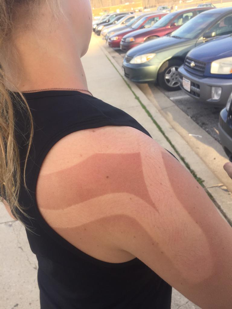 UMD_HelpfulCorn's tweet photo. Tanlines #frisbeeproblems http://t.co/we73LIJ2P6