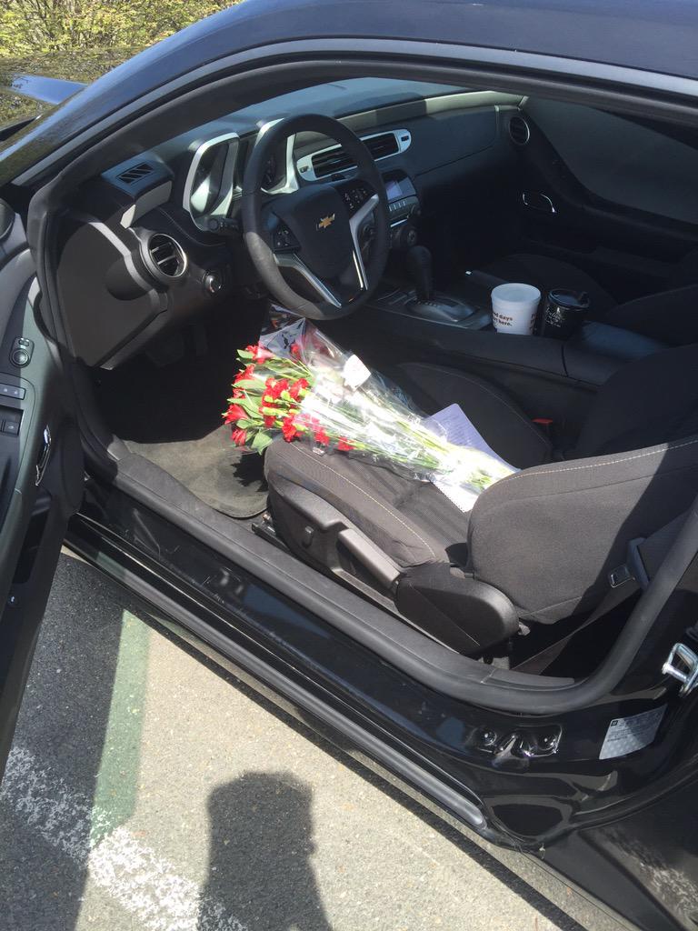 MakeSumShak3's tweet photo. When I got to my car . . Just because 😍 http://t.co/eI5HxfZIoQ