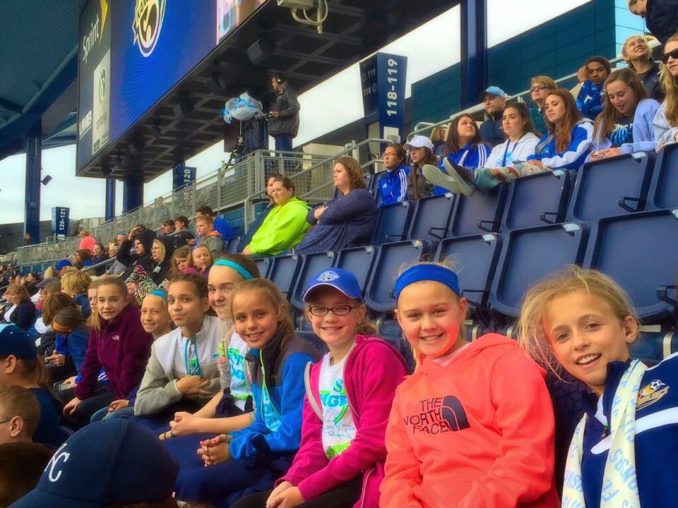 chughes706's tweet photo. Macy and her Indoor Division champs #kcselect #rovers got to go on the field during the FCKC game to celebrate. http://t.co/jYyI6Ix4eD