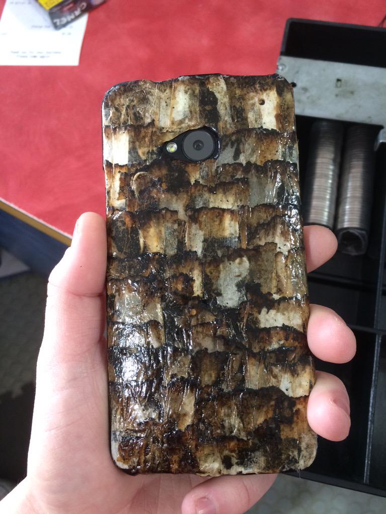 illcomm_'s tweet image. My coworkers phone case creation #roachnation #roachation @HIGH_TIMES_Mag @Moms4Marijuana