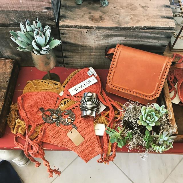 DANNIJO's tweet photo. Burnt sienna game 🌵✨ @shopbazaar @harpersbazaarus #putabagonit #ivaearrings #domacuff #DA… https://t.co/RiyKvPbdco http://t.co/KNDnHrFhNl