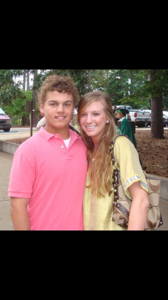 m0ria13's tweet photo. Happy birthday Bertieeee @Rob_Knight5 Hope your birthday is as big as your fro was!! 👍😂😳 http://t.co/dCs0fFWX7z