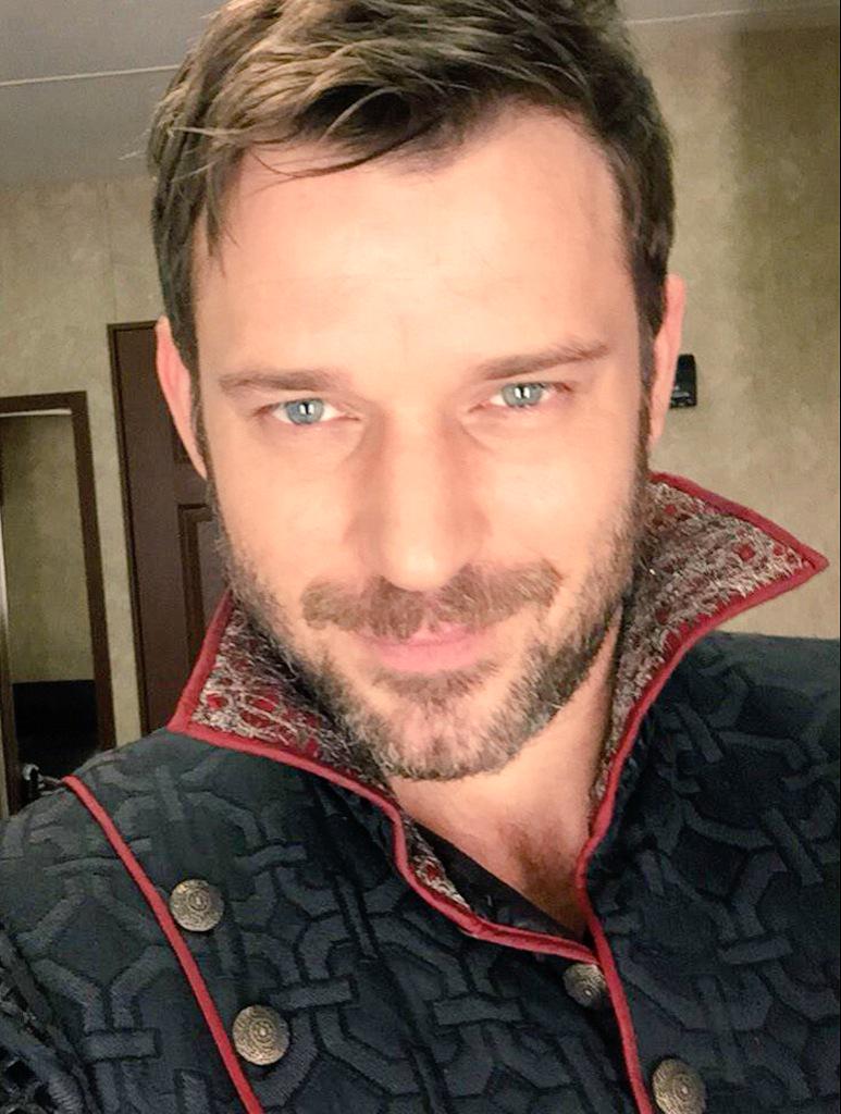 JcmylsKatia's tweet image. RobinHood vs SheriffNottingham TONIGHT!!!
#RobinIsBack #OnceUponATime 
@sean_m_maguire @WilTraval @OnceABC