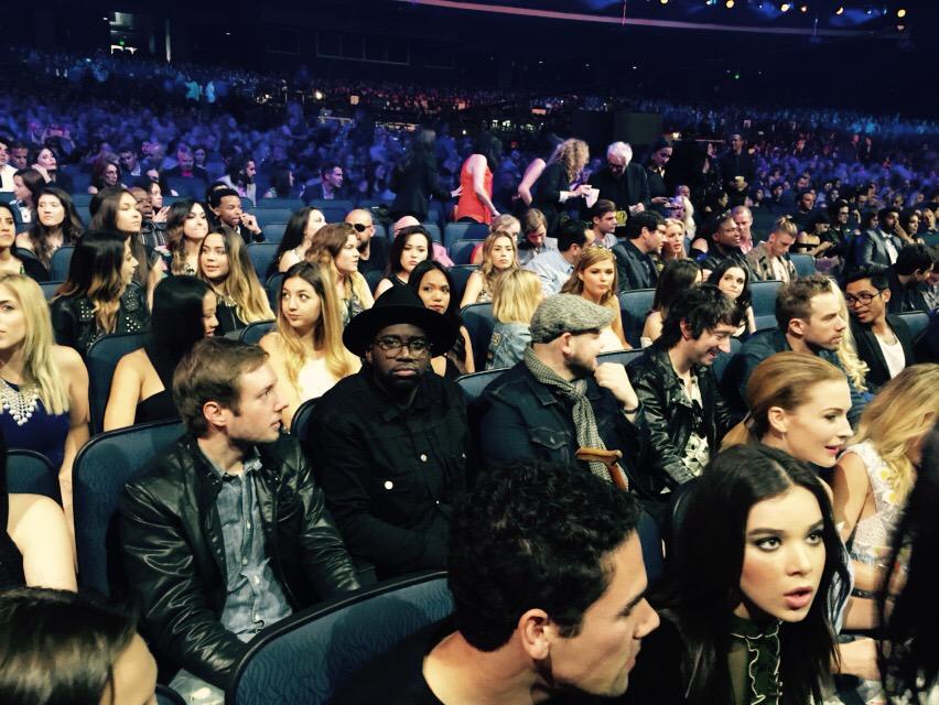 plainwhitets's tweet image. Made it to our seats just in time! #secondrow @MTV #movieawards #startingnow #areyouwatchingus! #howdowelook?