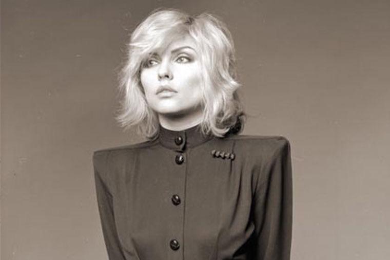 CModistar's tweet image. Que pasa diseñadora? Te pidieron el diseño de una prenda de punto y le diste con la recta? Burra #comunidadmodistar