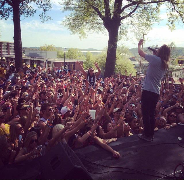 SAE_Arkansas's tweet photo. Shoutout to @asherroth for one hell of a Catfish Row. #ILoveCollege #RowDammit http://t.co/PrBz9gPUJc