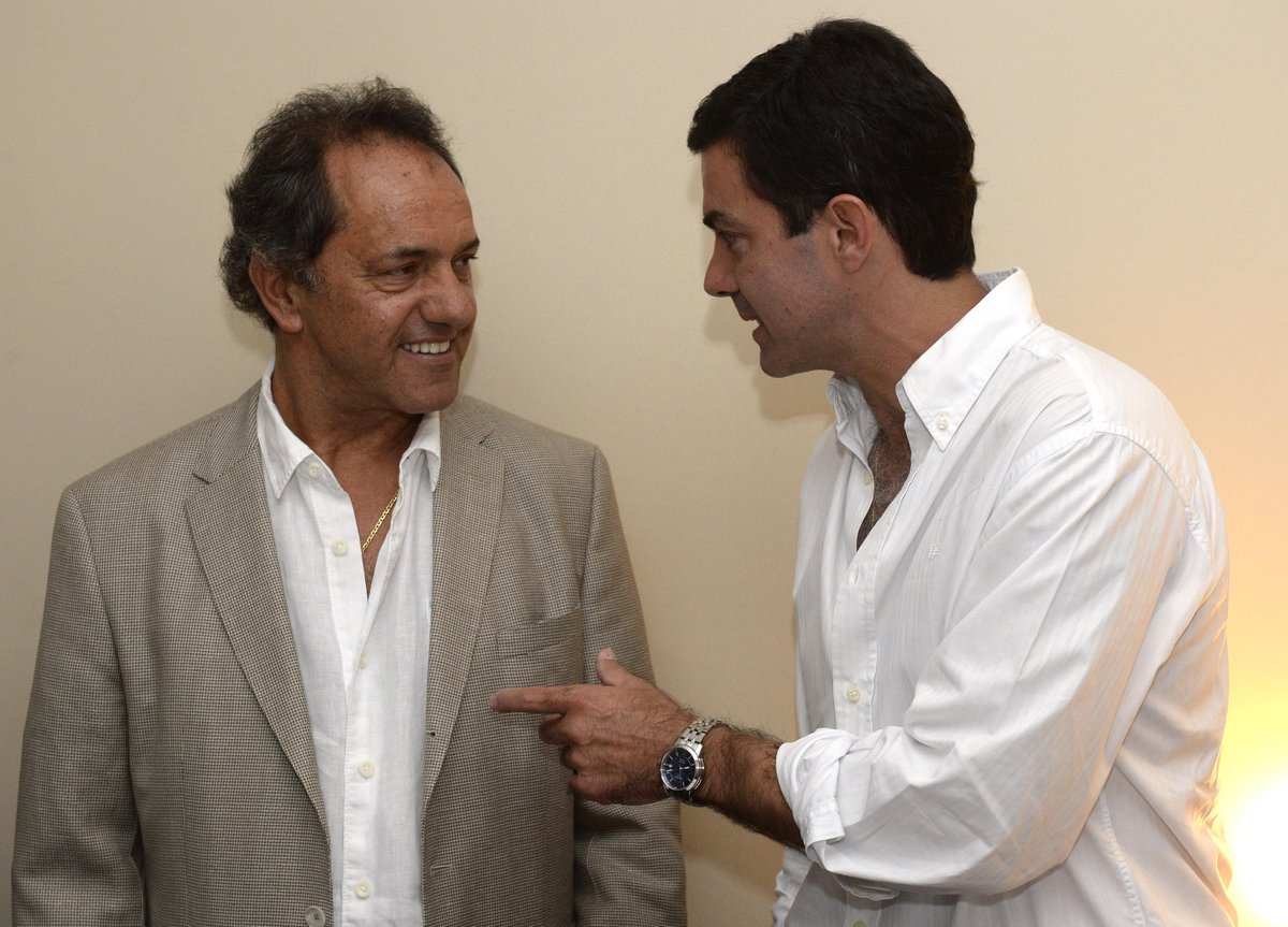 danielscioli's tweet photo. Felicito al compañero gobernador @UrtubeyJM por el contundente triunfo en las Primarias salteñas http://t.co/fMeJMei0WP