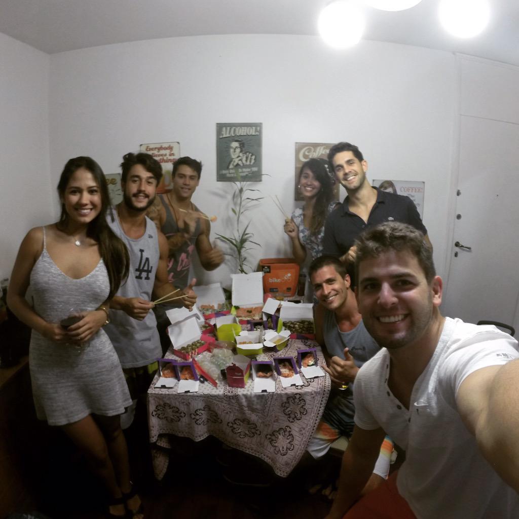 mtv_caio's tweet photo. #MTVAYTOBR #tevebaum #acabou #500k não deu pra nada, borá trabalhar http://t.co/ZJ4GSuUJXw