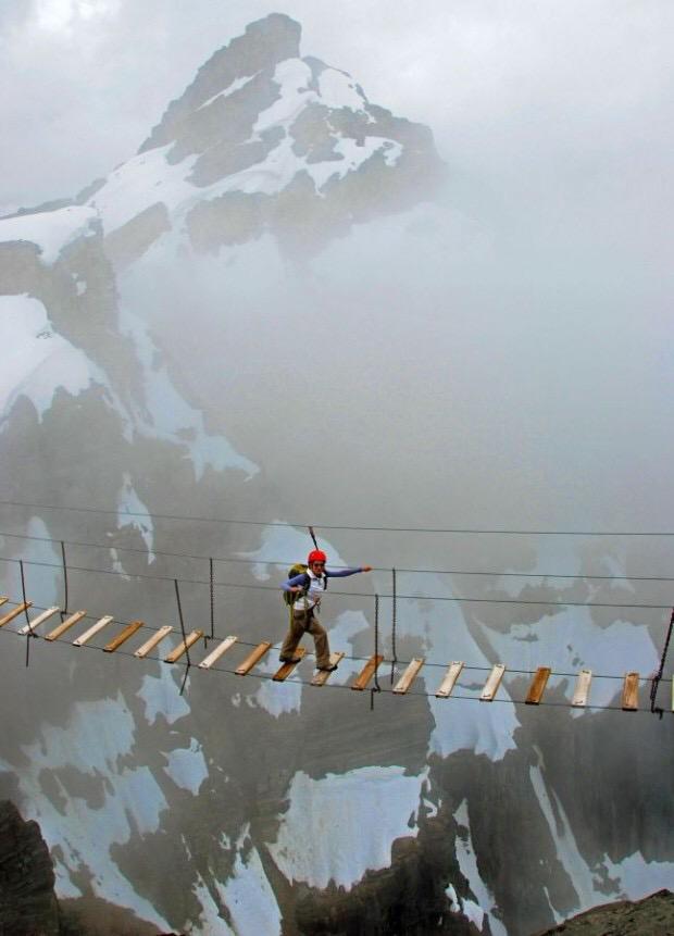 WelcomingEarth's tweet photo. Sky Walking at Mt. Nimbus in Canada http://t.co/3cAyC7glsJ