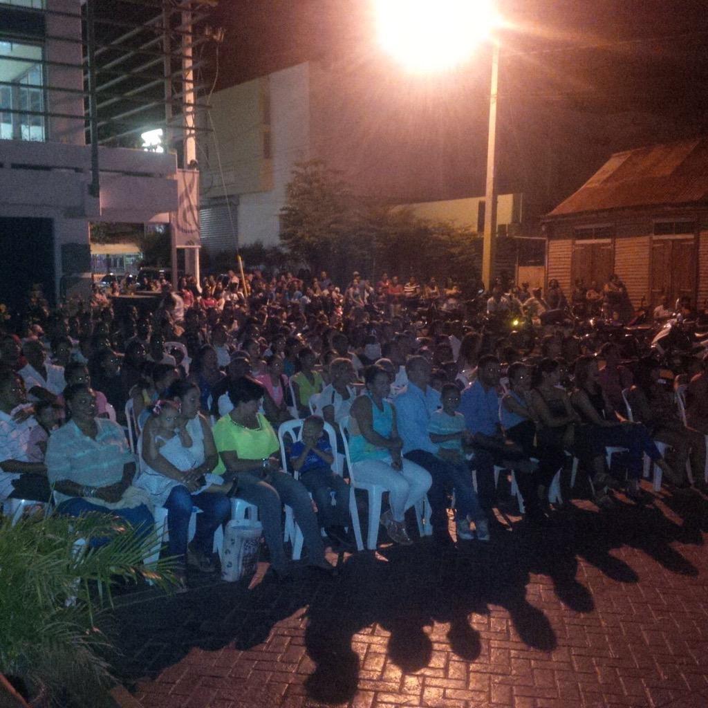 juanpafernandez's tweet photo. Así esta Azua!!! El pueblo natal de @franciscaNBL #NBLFranciscaVOTO 
#NBLFranciscaREINA 
#NBLGranFinal http://t.co/cugUd71hTV