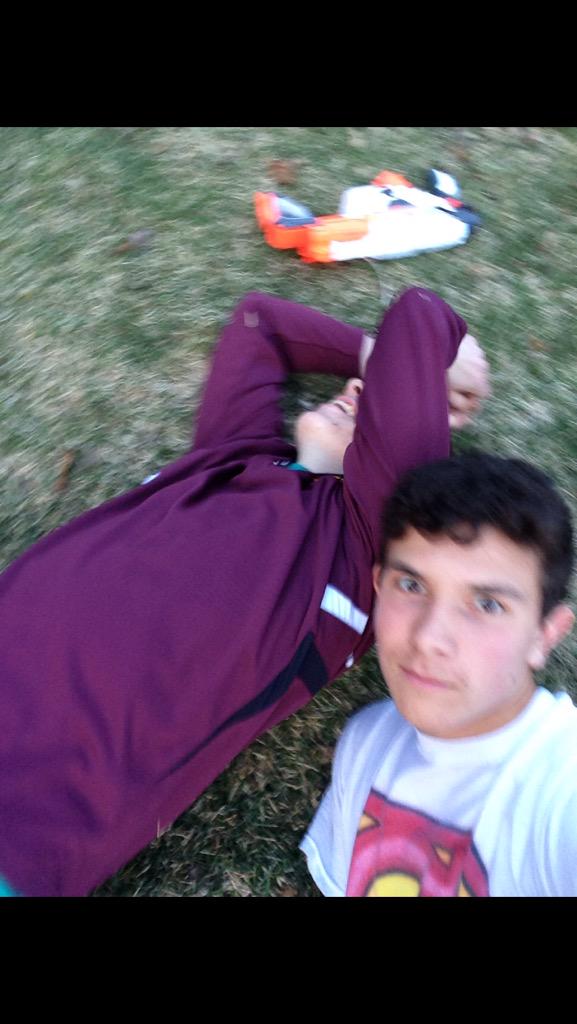 TheFinalFour7's tweet photo. Triple kill by grant dodds!! That's 4-0 henry johnny and Jacob killed at 7:40 revive 11:40 http://t.co/USh2t1Pu4A