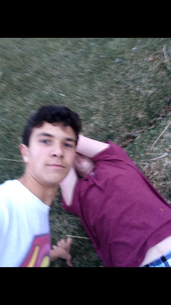 TheFinalFour7's tweet photo. Triple kill by grant dodds!! That's 4-0 henry johnny and Jacob killed at 7:40 revive 11:40 http://t.co/USh2t1Pu4A