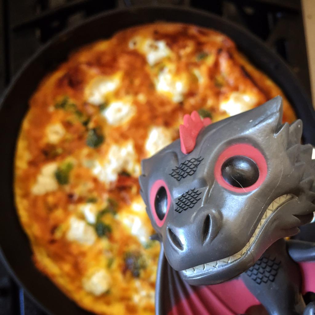 perfectmorsel's tweet photo. Looks like Drogon likes frittatas. #photobomb #CatchDrogon #GameofThrones #hbo #GameOfThronesSeason5 http://t.co/RVnar7fHWp
