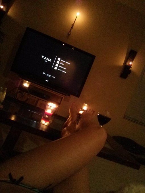 Omg so ready for #GameOfThronesSeason5  got my house cleaning done, candles lit, red wine, shower and<a href="/tag/gameofthronesseason5"class="tags">#GameOfThronesSeason5</a>