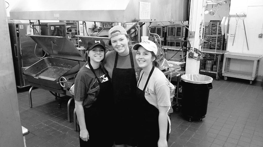 anna_holbrook's tweet photo. PM kitchen crew is where it's at @abby_mcmullen @SamanthaMBrooks #rayistheman #bigcookie http://t.co/AteBpTBHxL