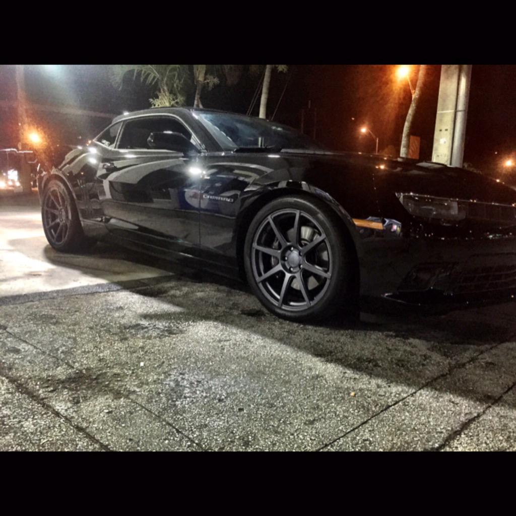 Juan_Gutierrez6's tweet photo. Feeding the beast! 😈⛽️ #velgenwheels #velgen #vmb8 #v8 #camaross #ss #6.2 http://t.co/rKiQB3MJMa