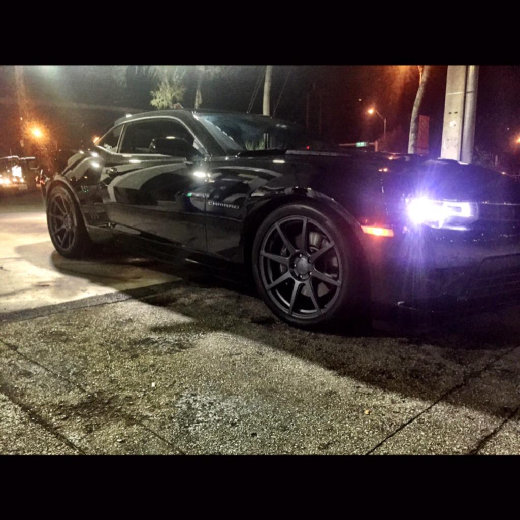 Juan_Gutierrez6's tweet photo. Feeding the beast! 😈⛽️ #velgenwheels #velgen #vmb8 #v8 #camaross #ss #6.2 http://t.co/rKiQB3MJMa