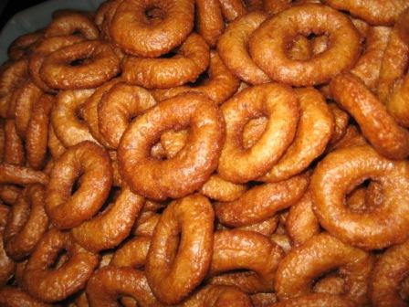 IsnaeniSiti's tweet photo. Kue Cincin. @Devia_Novisari @ekha_fitriani @Hildamayaa @nalyahasvicha45 makanan asli betawi. minat 08567357000 ya. http://t.co/G3v0AXH3yS