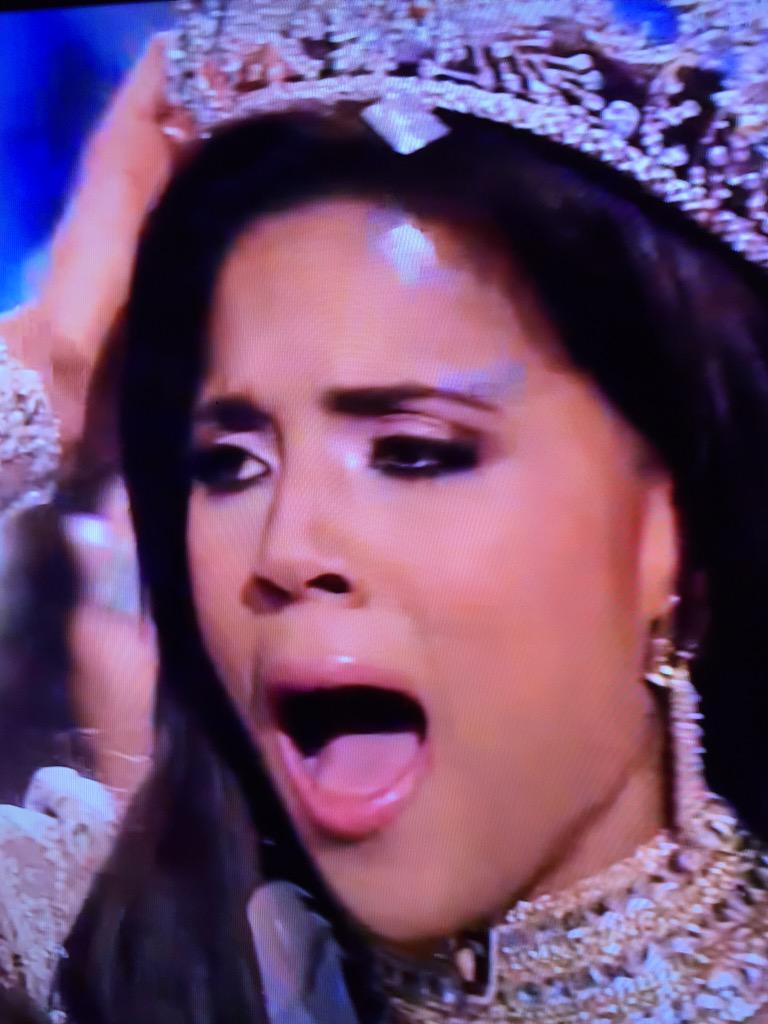 Alexis_N_Oliva's tweet photo. Felicidades a Francisca! #NBL ganó una comediante. @Univisión http://t.co/5ZrigEmuDt