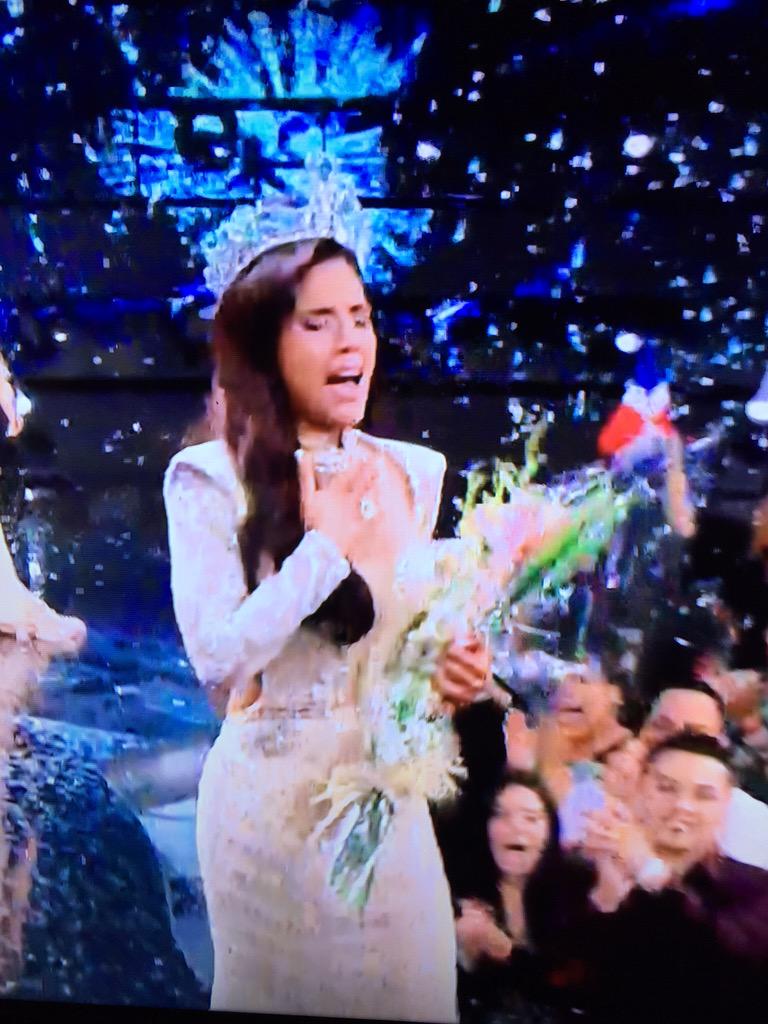 Alexis_N_Oliva's tweet photo. Felicidades a Francisca! #NBL ganó una comediante. @Univisión http://t.co/5ZrigEmuDt