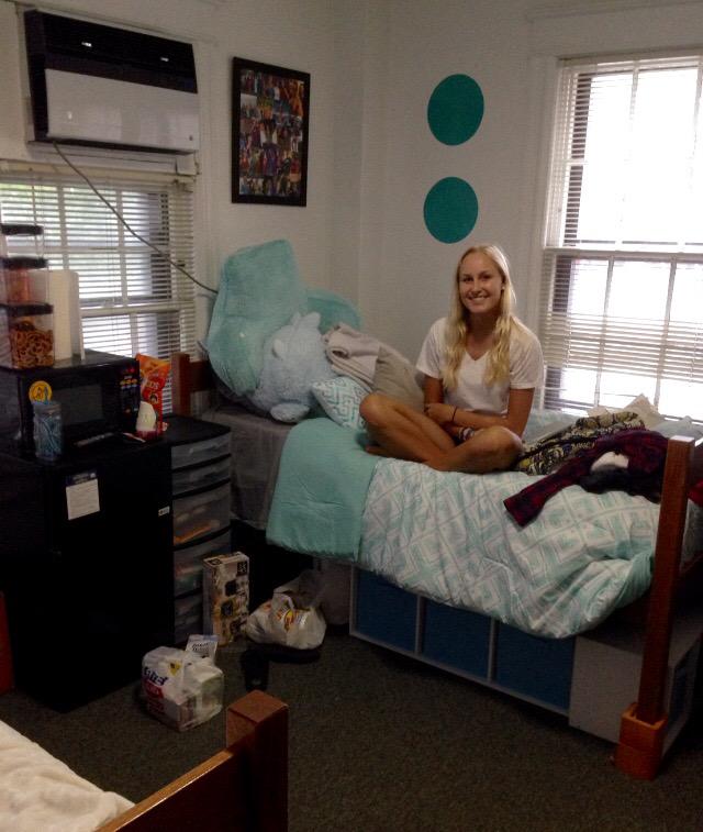 ajmncs's tweet image. I think I get superlative for most changed since start of freshman year #newbrows #newme