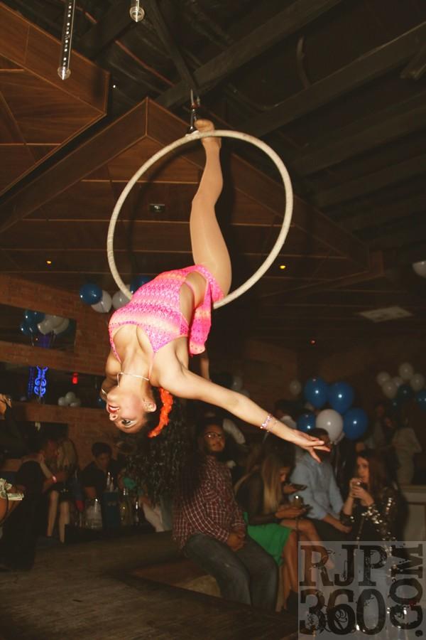 therjp360's tweet photo. Aerial Performers @LEVUDALLAS #levudallas #dallasnightlife #therjp360 http://t.co/oWu97urDut