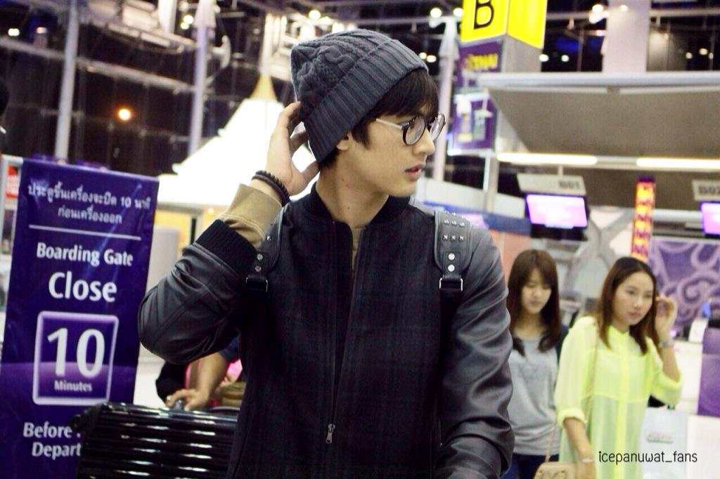 icepanuwat_fans's tweet photo. ถึงแล้วสินะ ดูแลตัวเองดีๆ เป็นห่วงนะ ✌️💖 #icepanuwat #icepanuwat_fans #metatalent #vrfin #finproject http://t.co/wZPMJ0AkNh