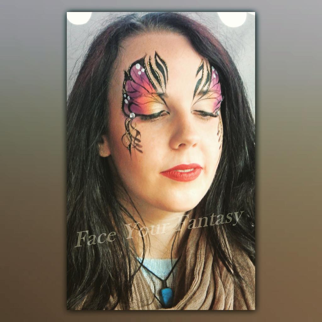 PrinPeta's tweet photo. #facepainting at the #derwentvalleyfestival. #catface #cat #catfacepaint #butterflyfacepaint #butterfly http://t.co/xYH5Z4pKbj
