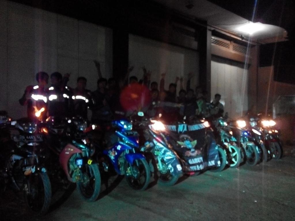 imcgarut's tweet photo. Kopdar perdana imc garut 11.04.15 http://t.co/nRl6qJQC0b