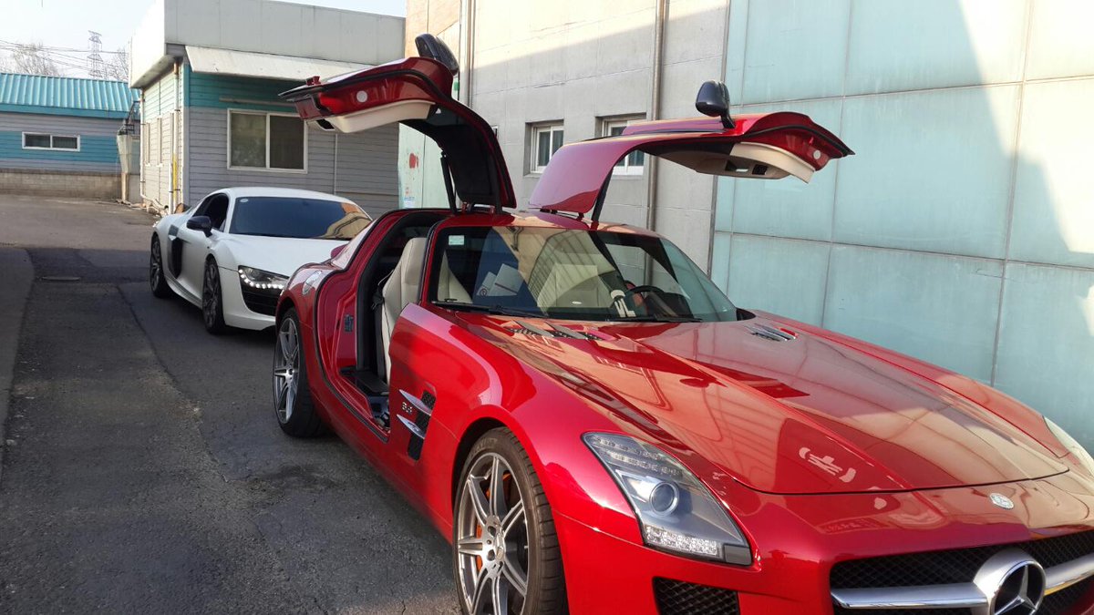 bangji89's tweet photo. 벤츠 스포츠카,, 슈퍼카죠!! 벤츠 SLS 63AMG 시승기!!
아우디 R8 V10 쿠페와 정신없는 하루~~ ㅎㅎ
http://t.co/0GM59qSbrB http://t.co/ahaZg7257N