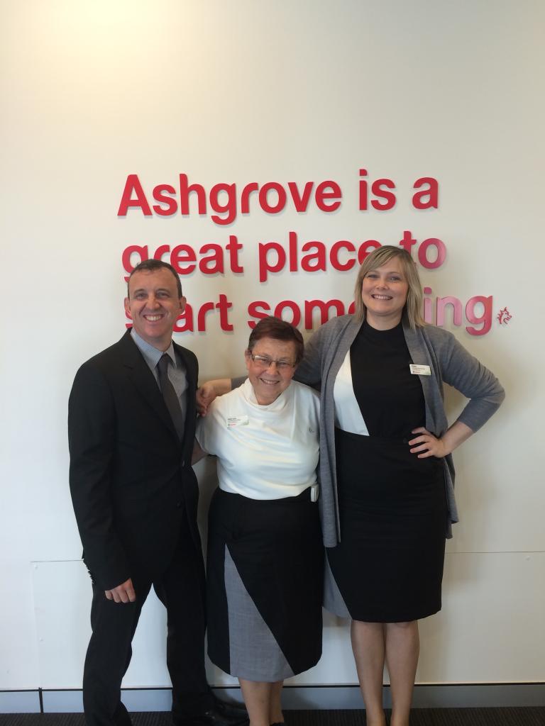 RachinBris's tweet photo. Team Ashgrove looking stylish #camillaandmarc @dragonbrisnorth @GillamRoss http://t.co/Fet3aQiK4U