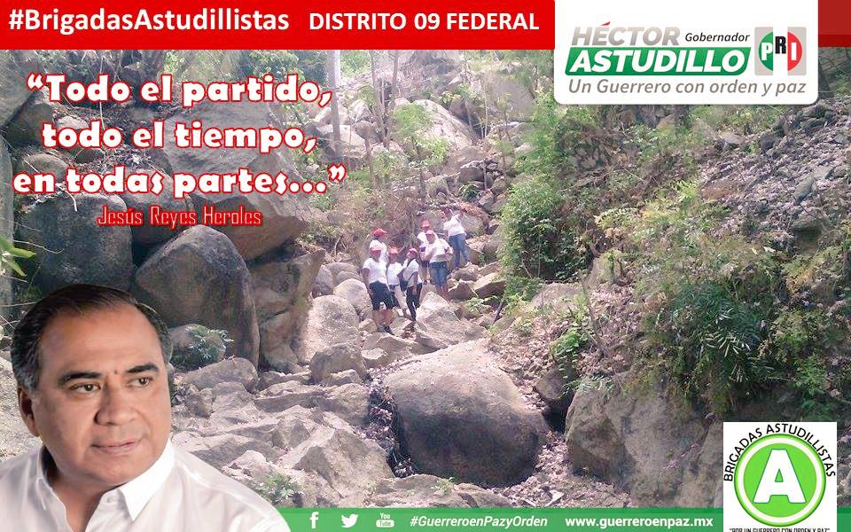 Vorografia's tweet photo. Trabajo en campo #CasaxCasa que todo el mundo se entere.
#MJMPresentes
@MJMGuerrero
@HectorAstudillo
#OrdenyPaz http://t.co/sjMppBqYQD
