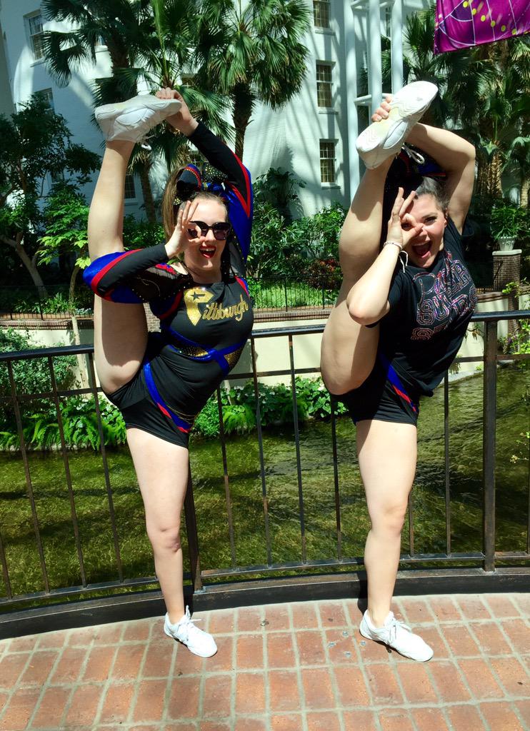 geenaprov's tweet photo. Such a memorable weekend ❤️💙🌟 #OIAAF http://t.co/qB6tFJheAi