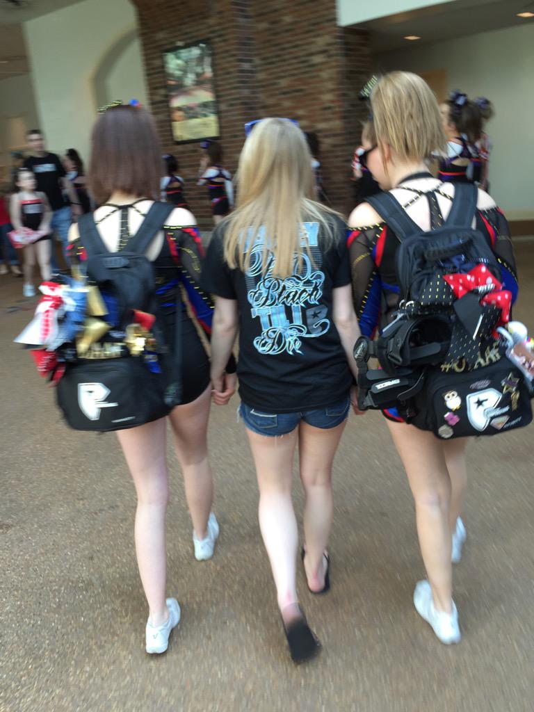 geenaprov's tweet photo. Such a memorable weekend ❤️💙🌟 #OIAAF http://t.co/qB6tFJheAi