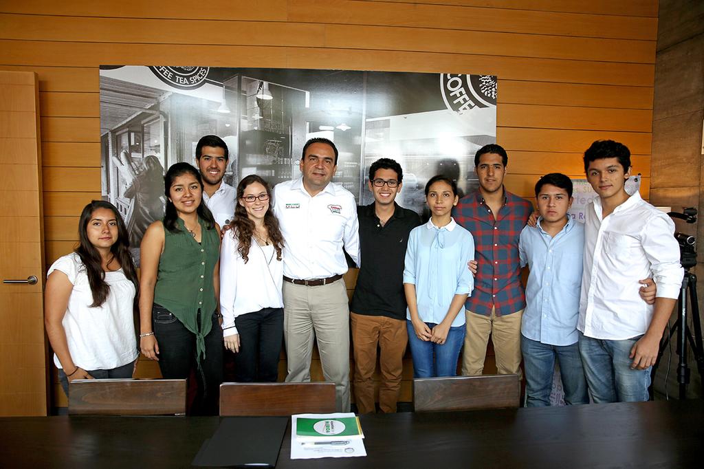 BDesireeC's tweet photo. @unmillonxmexico #NodoMID agradece su participación en el #CafedelMillon. Esperamos tenerlo de nuevo @NerioTorresA http://t.co/anW093rlVo