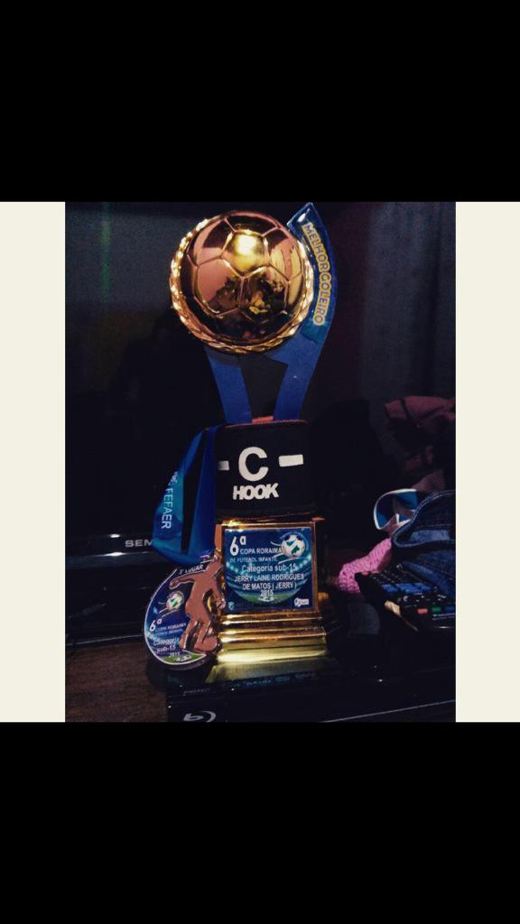 _gdiaz1's tweet photo. Mejor portero del torneo! #cruzeiro #brasil #roraima2015 http://t.co/hkJadWK14M