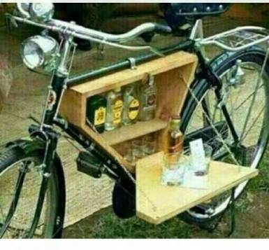 andrewsuleh's tweet photo. Ujaluo ni starehe AFTER MATH @bonfaceosano @masika_edwin @OkumuRodriguez http://t.co/B607XLOVdl