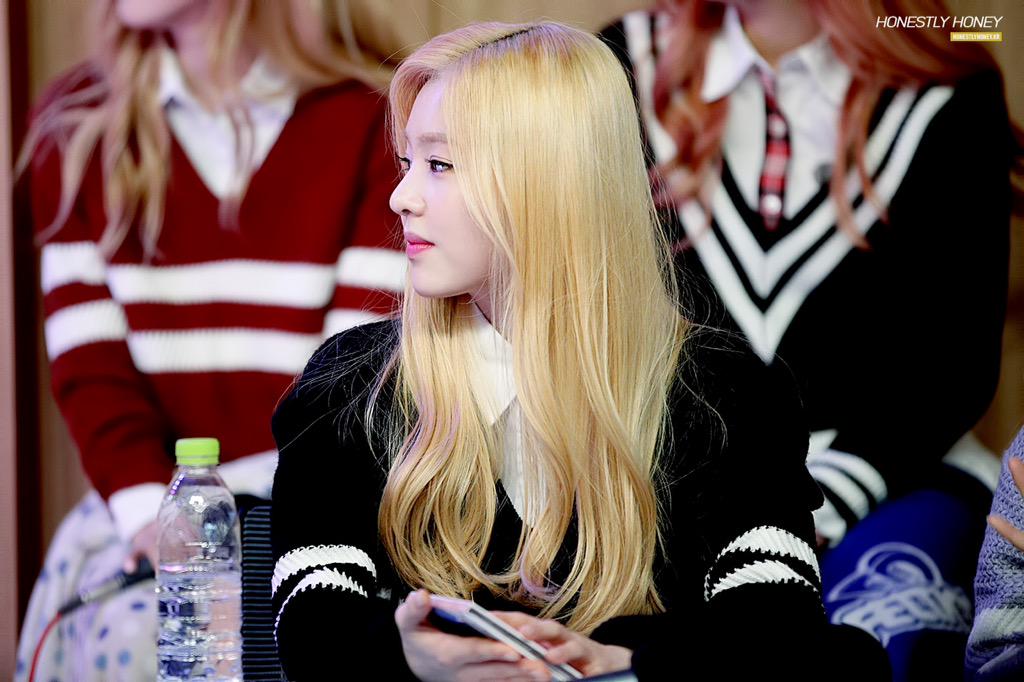 REDVELVET_TH's tweet photo. [HQ] 150409 #IRENE at Cultwo Show
http://t.co/DKgIDw1qSQ
http://t.co/5CzaRnTgNW
(cr. HonestlyHoney91) #REDVELVET_TH http://t.co/lniNIoej1c