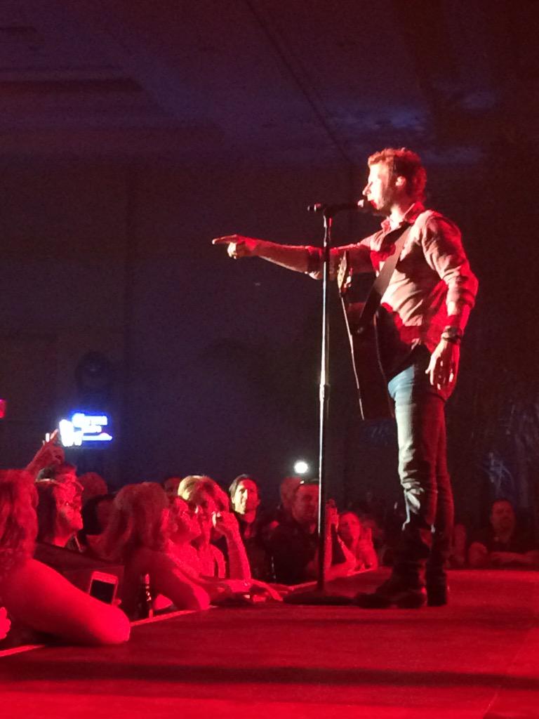 JennPTaylor's tweet photo. This is happening.  @DierksBentley http://t.co/DTmkXJg2xa
