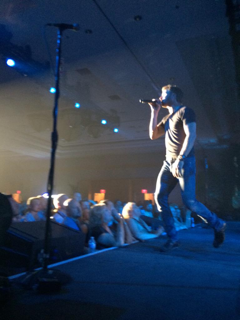 JennPTaylor's tweet photo. This is happening.  @DierksBentley http://t.co/DTmkXJg2xa