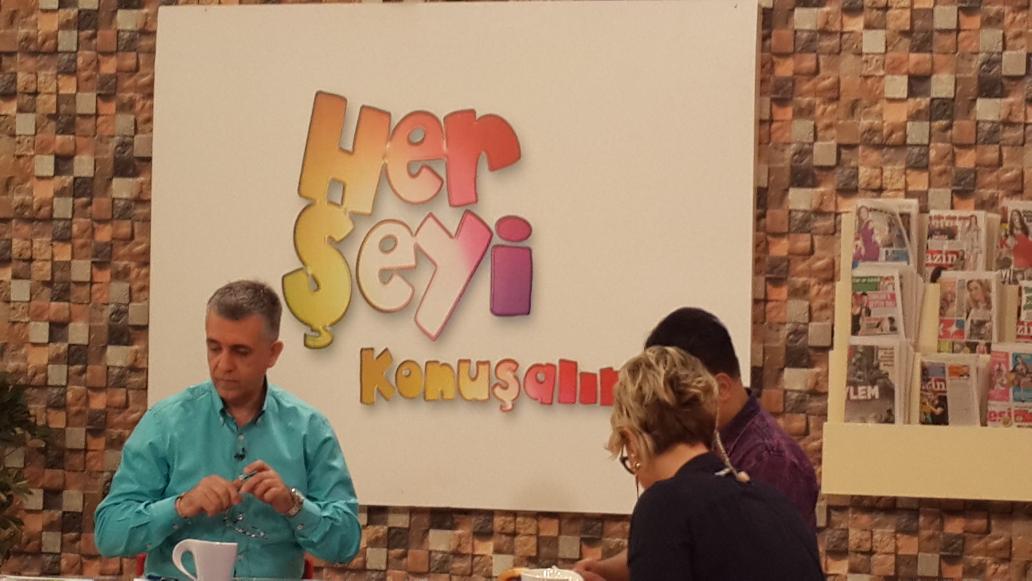 herseykonustvem's tweet photo. Biz haziriz.
Her Seyi Konusalim birazdan basliyor..
@isiksacan @drerolkose @pelincini @tvem http://t.co/d1vRGYvruz