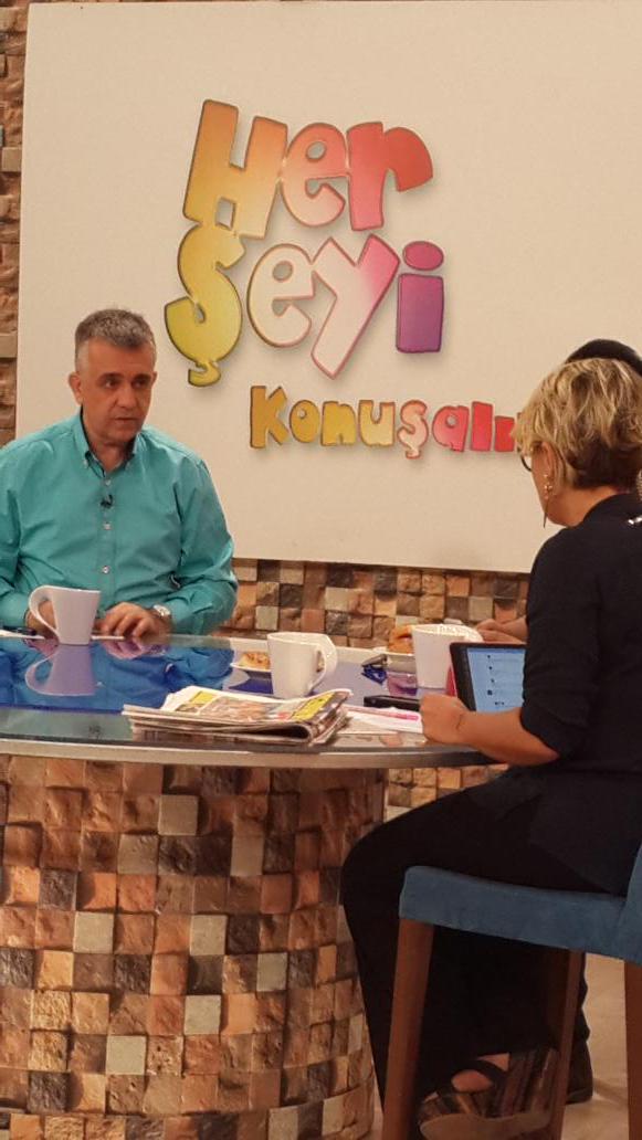 herseykonustvem's tweet photo. Biz haziriz.
Her Seyi Konusalim birazdan basliyor..
@isiksacan @drerolkose @pelincini @tvem http://t.co/d1vRGYvruz