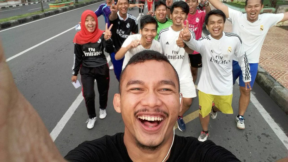 aliakbarritonga's tweet photo. RT @Madrid_IndoBNJE: #BigfamilyPRMIBinjai http://t.co/Zp6Tao6Rgf