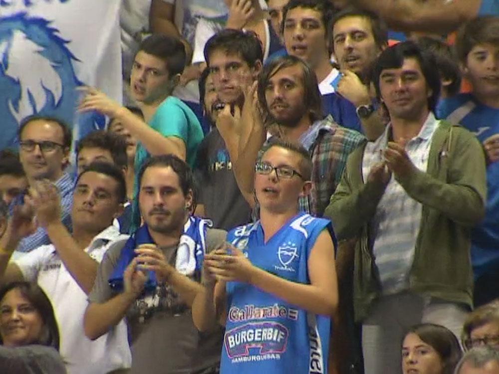 675basquet's tweet photo. Las mejores imágenes de Malvín-Hebraica Macabi.
VIDEO https://t.co/vh5dLXLgb5 http://t.co/N40zKiU3cN