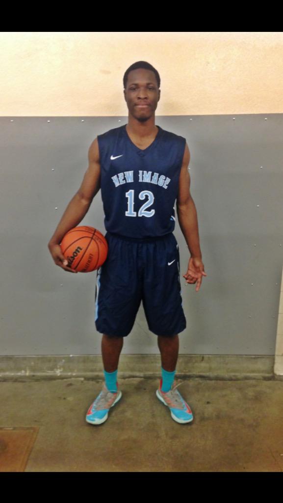 iammtjames's tweet photo. My first JBL DrewLeague today was fun im so blessed to be in the @DrewLeague 🙏👆 #TeamNovaStars http://t.co/cnB4YRzhdJ