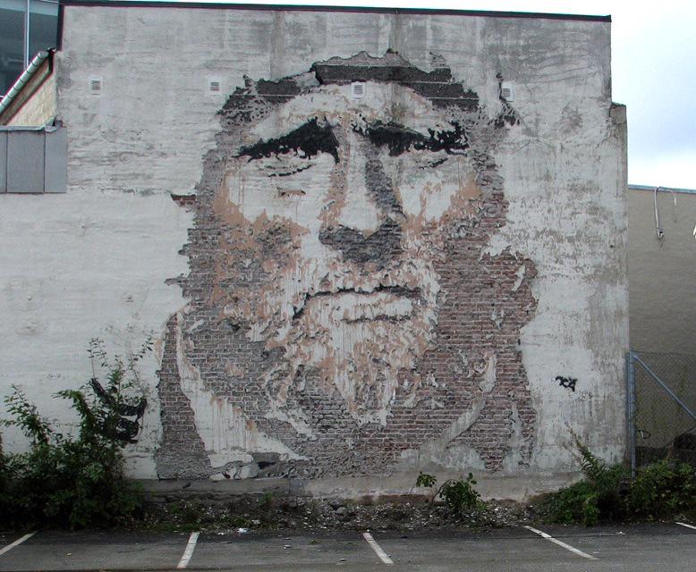 "The urge to destroy is also a creative urge" - Picasso
Artist: VHILS
Report in spanish: bit.ly/1DWDizD