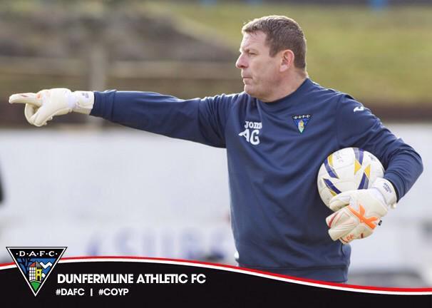 Happy 51st Birthday to goalkeeping coach Andy Goram ( Have a good day Andy! 