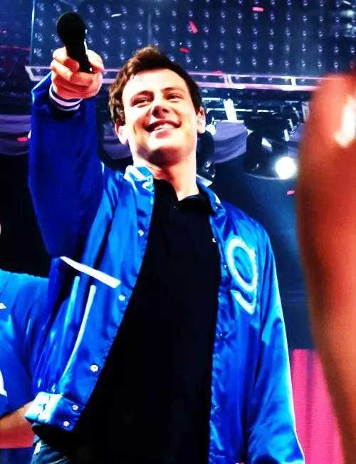 NDAGleeksArg's tweet photo. Buen día ☀
C��mo están? ✌
Hoy tenemos #GleeElConcierto por #Fox 🎤
¿Se lo van a perder? 💜 http://t.co/K8hx7S8b2Y