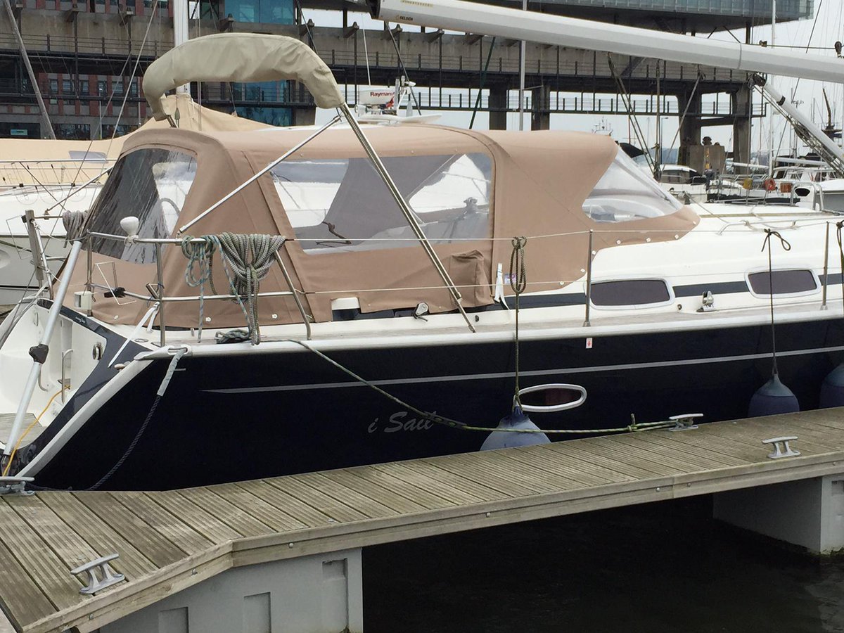 Buiskap met rechte achtertent geleverd aan <a href="/DZeilmakerij/">Dekker Zeilmakerij</a>