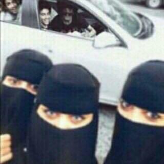 SOSO_MOTIRI's tweet photo. @FoF1982 واذا كانت متحجبه ؟ م يستاهلون الافار��ه انك تنزع الحجاب وتنزع الغيره لجل فحولتهم ( الافريقي مرضي خواطرنا )) http://t.co/vUnFXKRs44